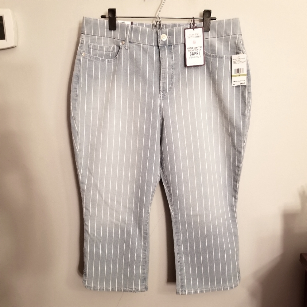 Skinny leg capris size 14 by Gloria Vanderbilt